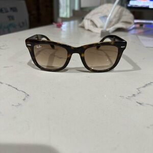 Ray-Ban Brown Wayfarer Sunglasses Timeless Design